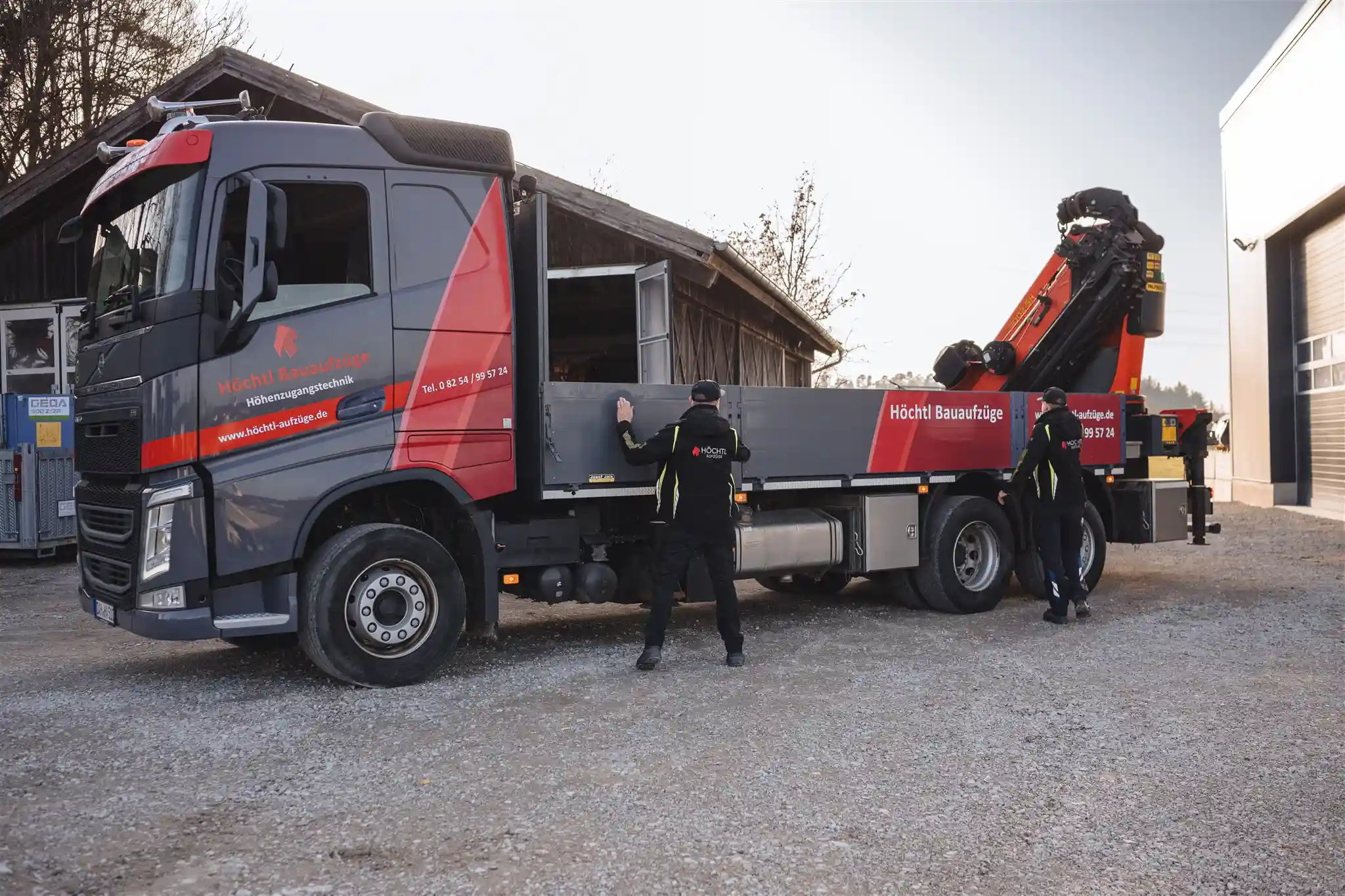 Vermietung und Verkauf von Bauaufzügen, Transportbühnen, Materialaufzügen